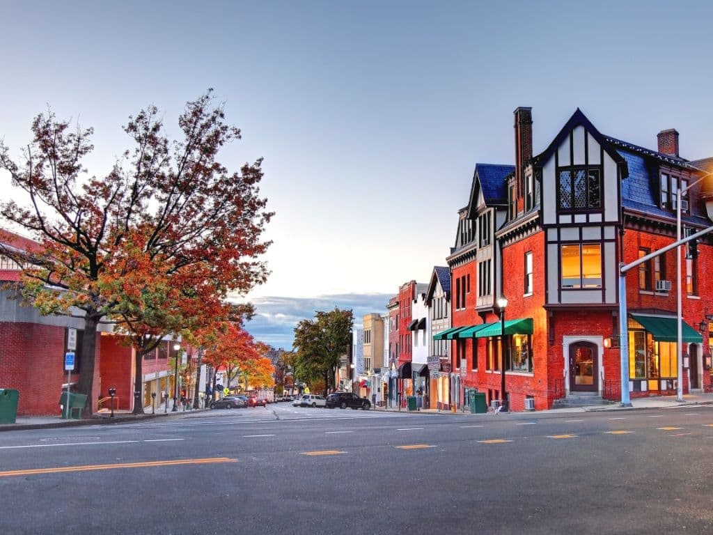 Relocating to Fairfield County for the School Year: A Summer Move Guide